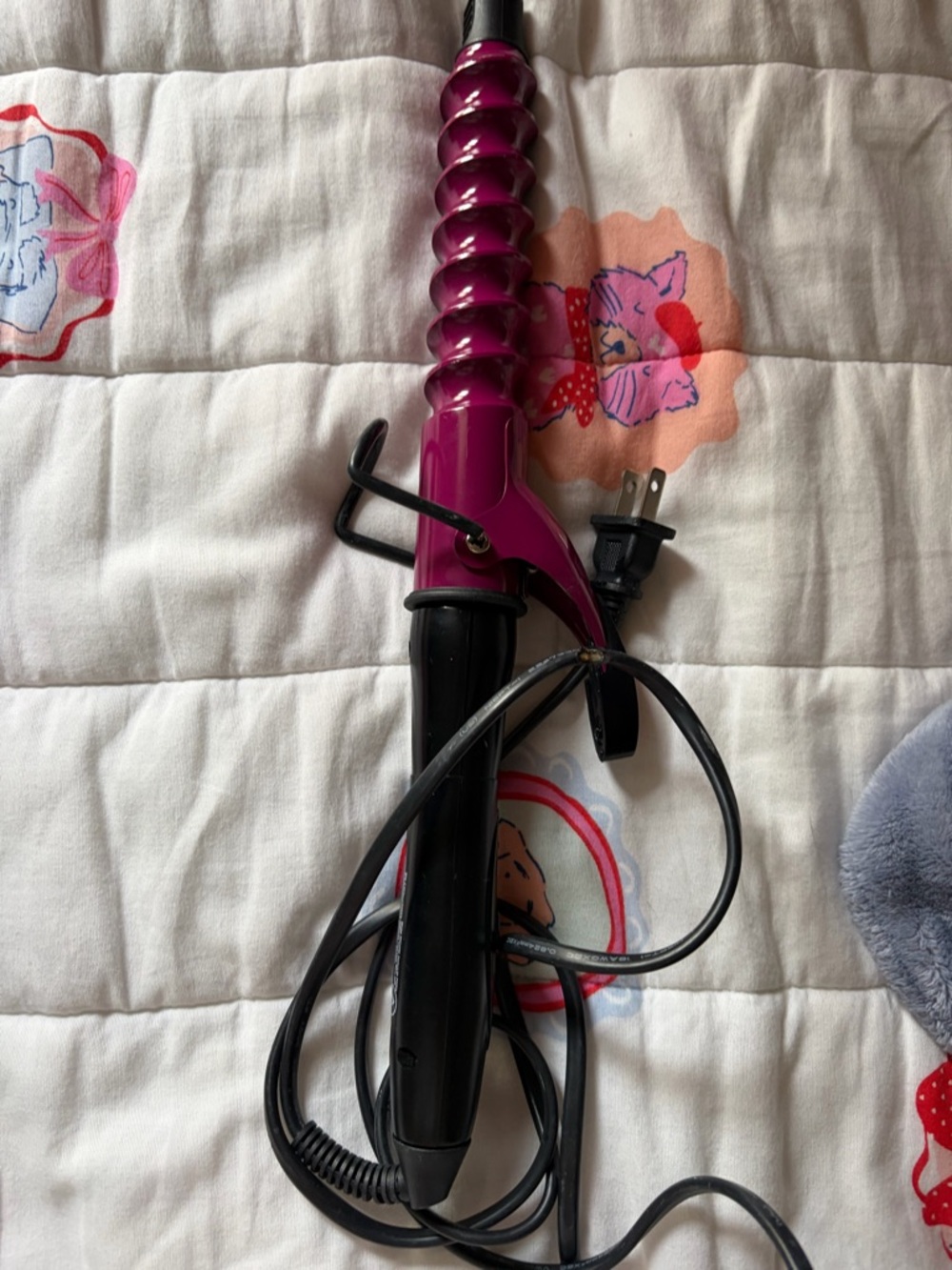 Magenta Spiral Curling Iron with Black Handle